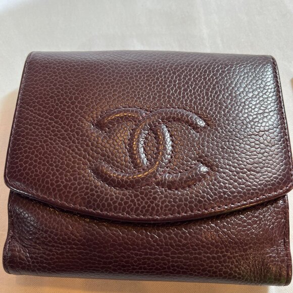 CHANEL 100% Leather Caviar Skin Large CC Logo Wallet - Picture 4 of 13